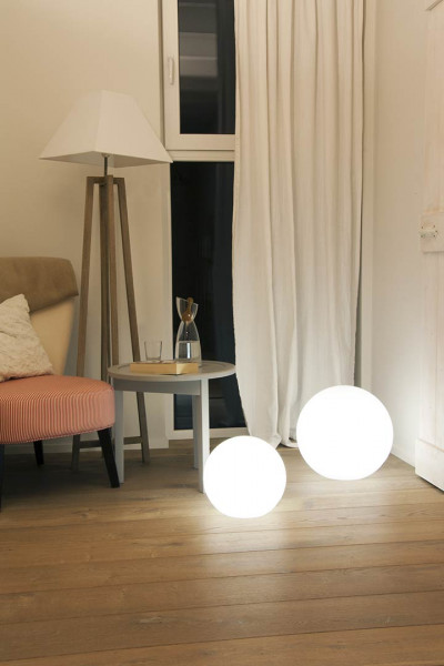 Kugelleuchte Shining Globe Ø30 cm, weiß mit RGB LED