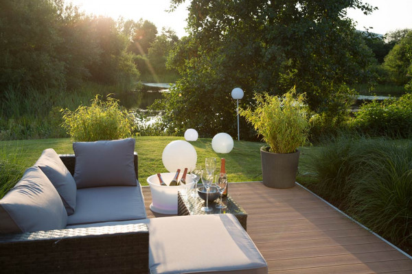 Kugelleuchte Shining Globe Ø30 cm, weiß mit RGB LED