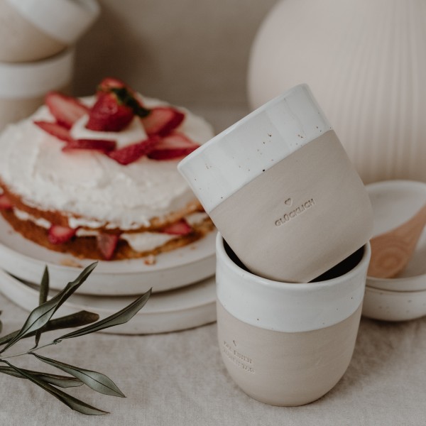 Becher ' GLÜCKLICH '-