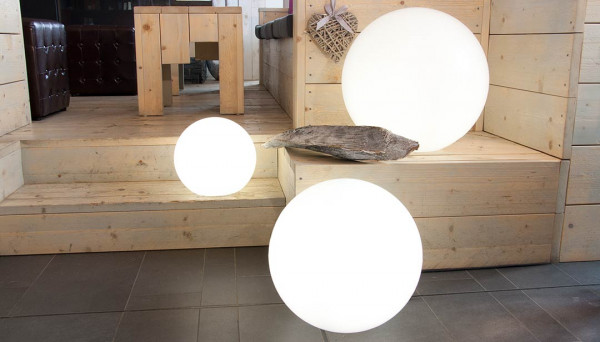 Kugelleuchte Shining Globe Ø30 cm, weiß mit RGB LED