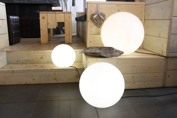 Kugelleuchte Shining Globe Ø30 cm, weiß mit RGB LED