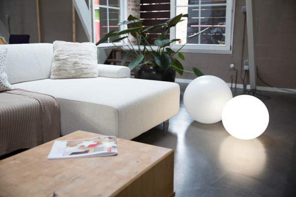 Kugelleuchte Shining Globe Ø30 cm, weiß mit RGB LED