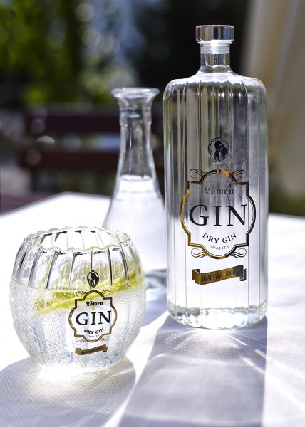 Löwen Wood Gin, 40% Vol. 0,7 Liter